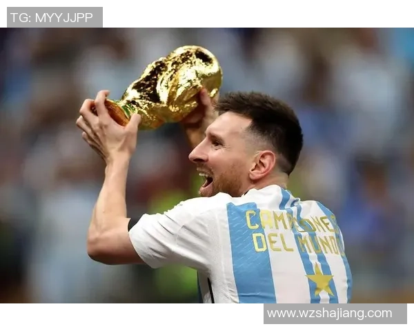 《深入解析足球传奇人物的成长轨迹与职业生涯:从少年到巨星的故事》 《深入解析足球传奇人物的成长轨迹与职业生涯:从少年到巨星的故事》