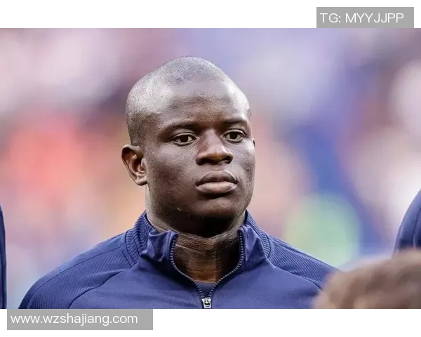 法国足球队佩戴项链球星的独特魅力与场上表现分析