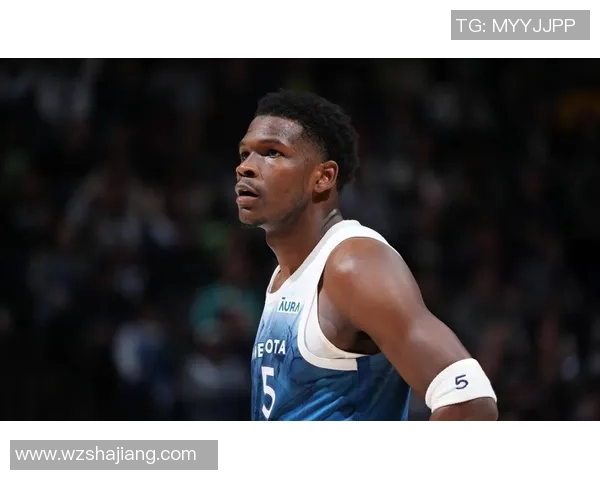 足球狼队历年球星盘点:从黄金时代到现役明星球员全面解析 足球狼队历年球星盘点:从黄金时代到现役明星球员全面解析